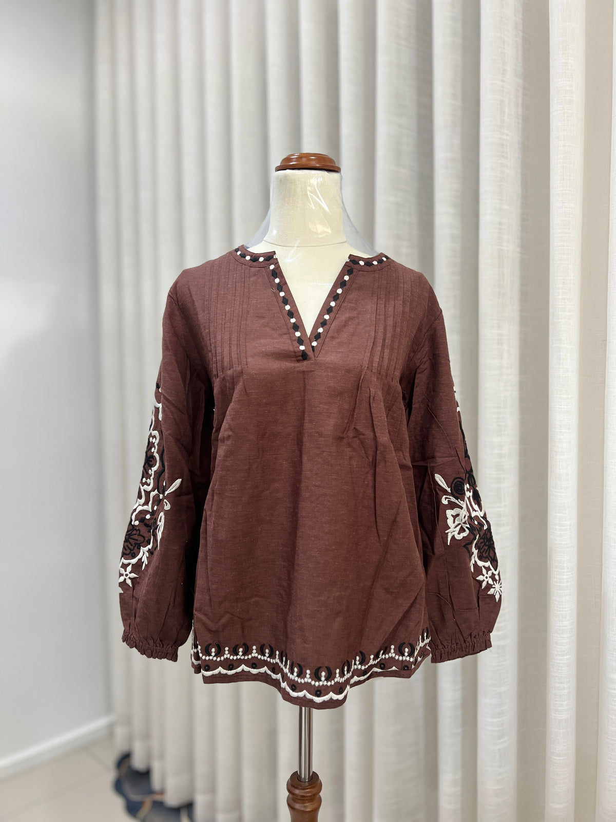 Embroided sleeve dark brown top