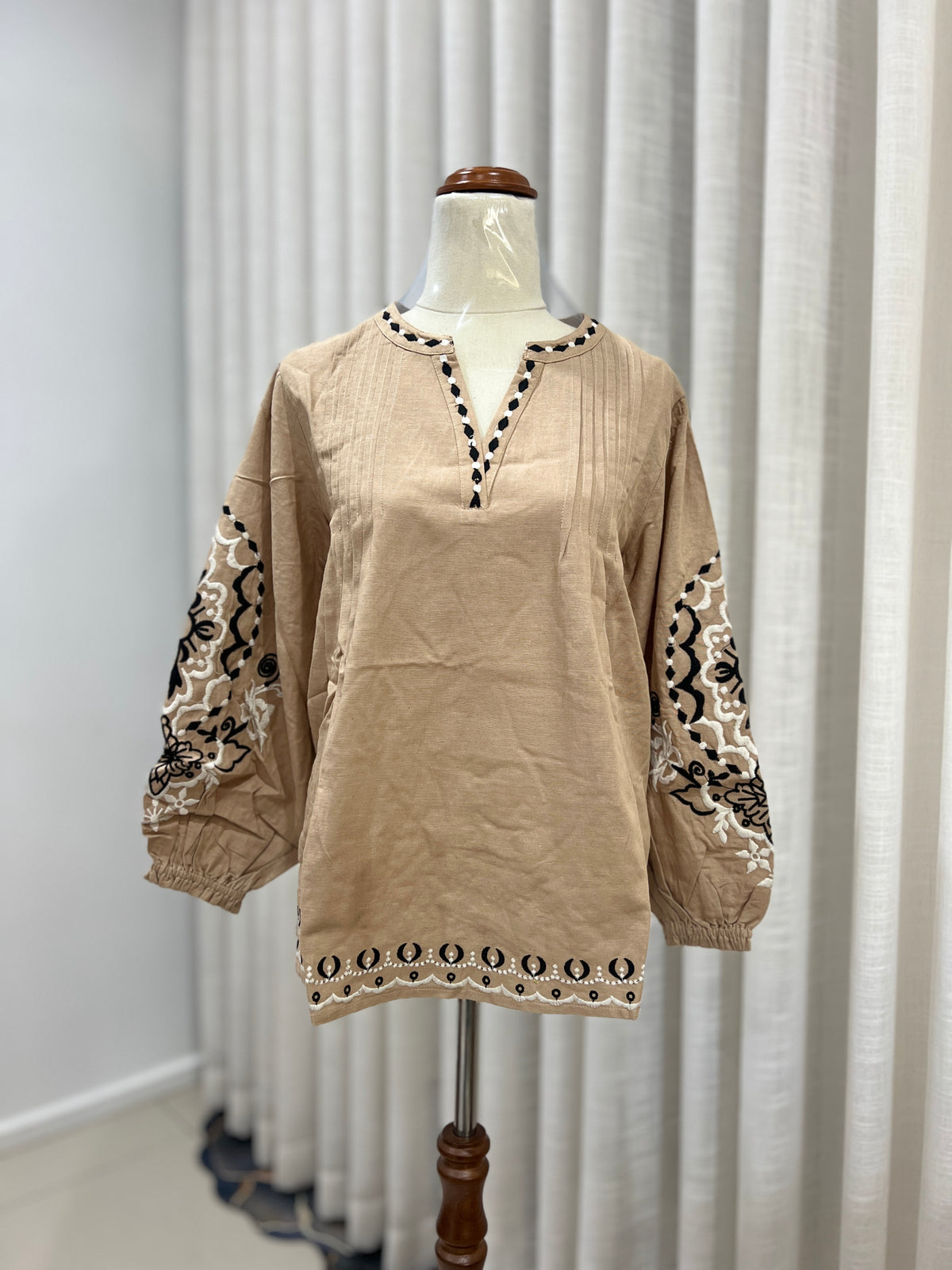 Embroided sleeve brown top